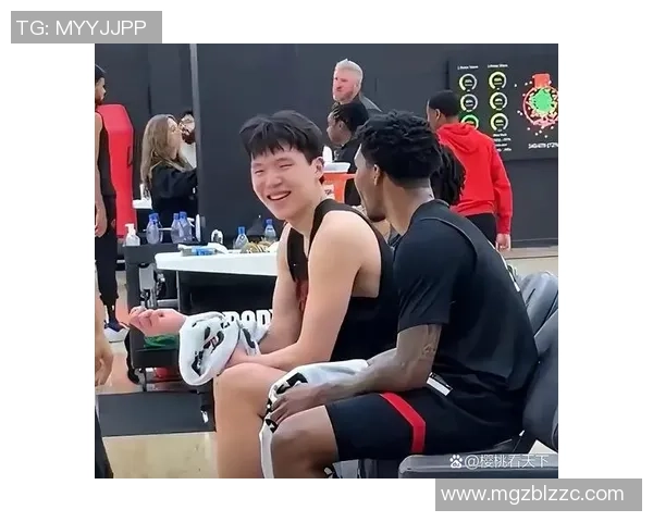 杨瀚森幽默谈与老师亲密互动期待未来更精彩表现